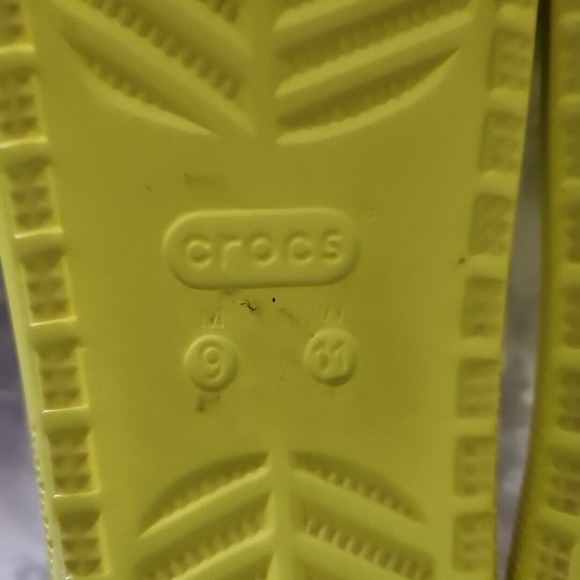 Crocs Classic Yellow Slides Sandals Slip On Foam Womens Size 11 Mens 9 - Picture 6 of 6